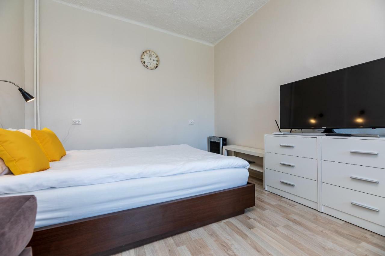 Compact Apartment Near Food Market In The Oldtown Plus Free Parking Klaipėda Exterior foto